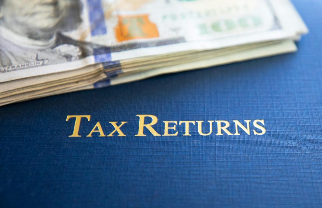 How to Legally Reduce Your Taxes – Smart Moves the Rich Use (That You Can Too).