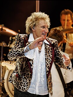 Facts About Rod Stewart’s Early Life and Career 🎤