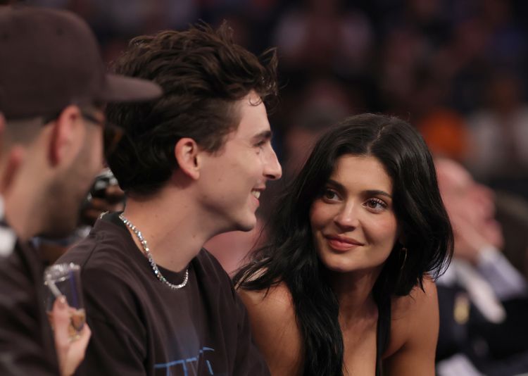 Did Kylie Jenner Announce a Pregnancy? Viral Timothée Jr. Post Debunked.